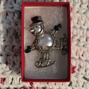 🎄🛍❤️SKATING SNOWMAN BROOCH VINTAGE
